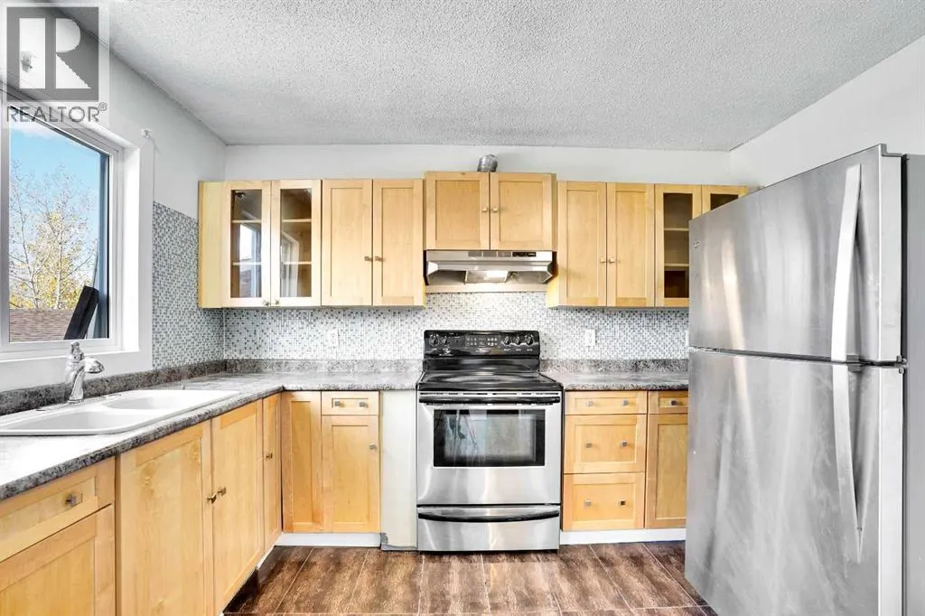 26 Falmead Bay NE
