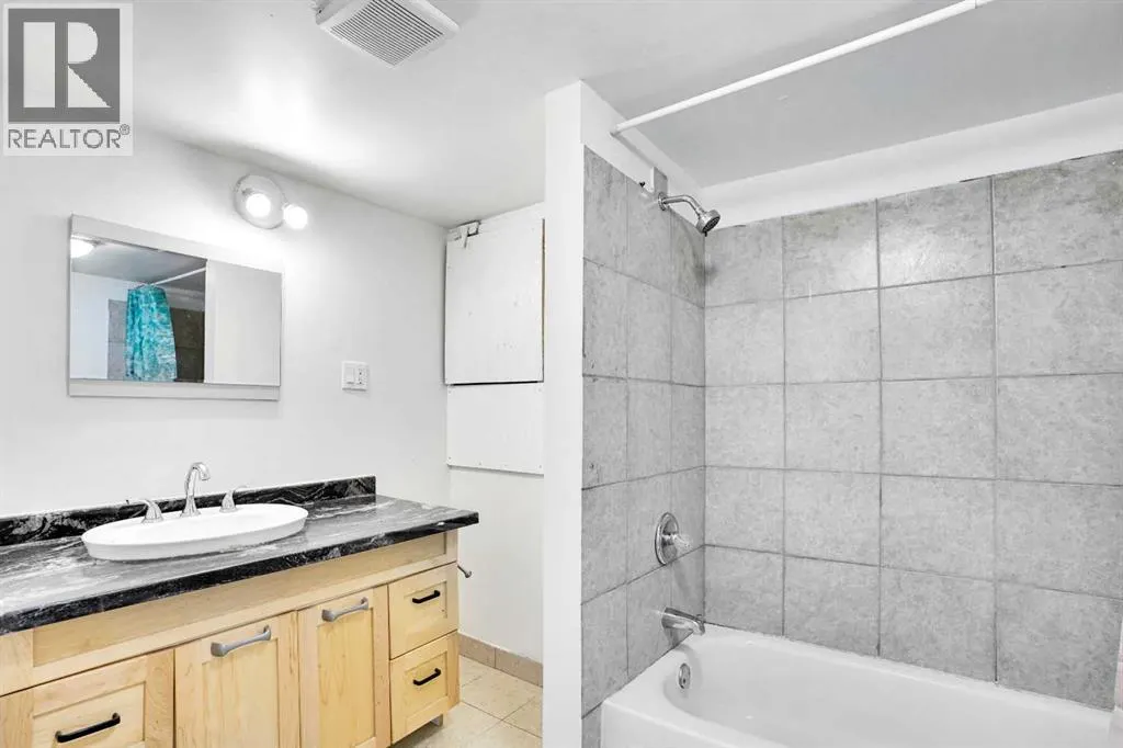 26 Falmead Bay NE
