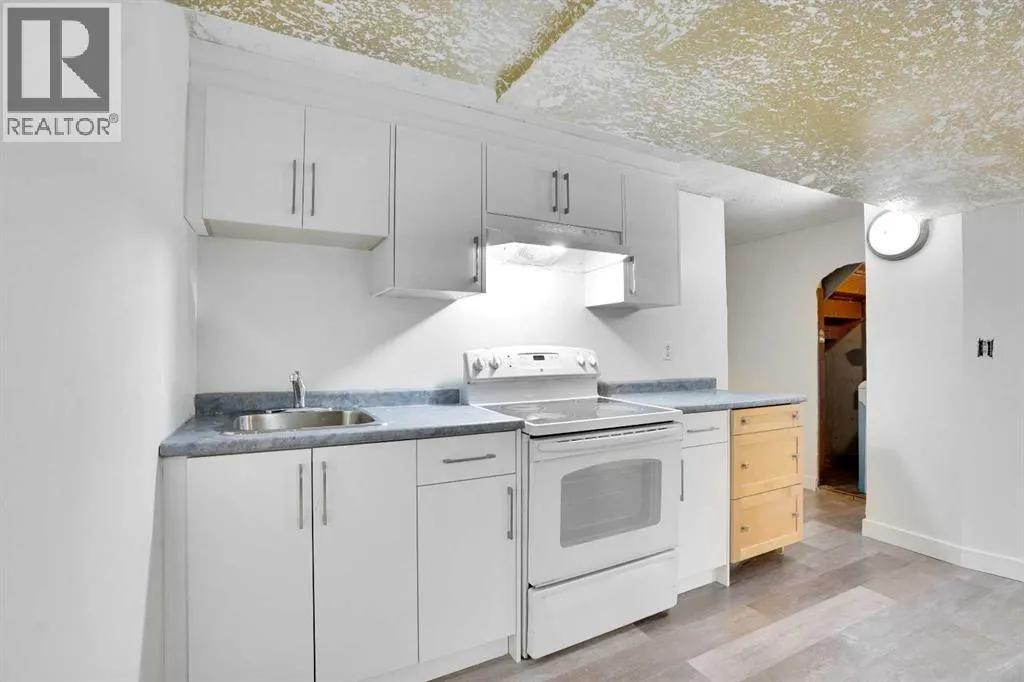 26 Falmead Bay NE