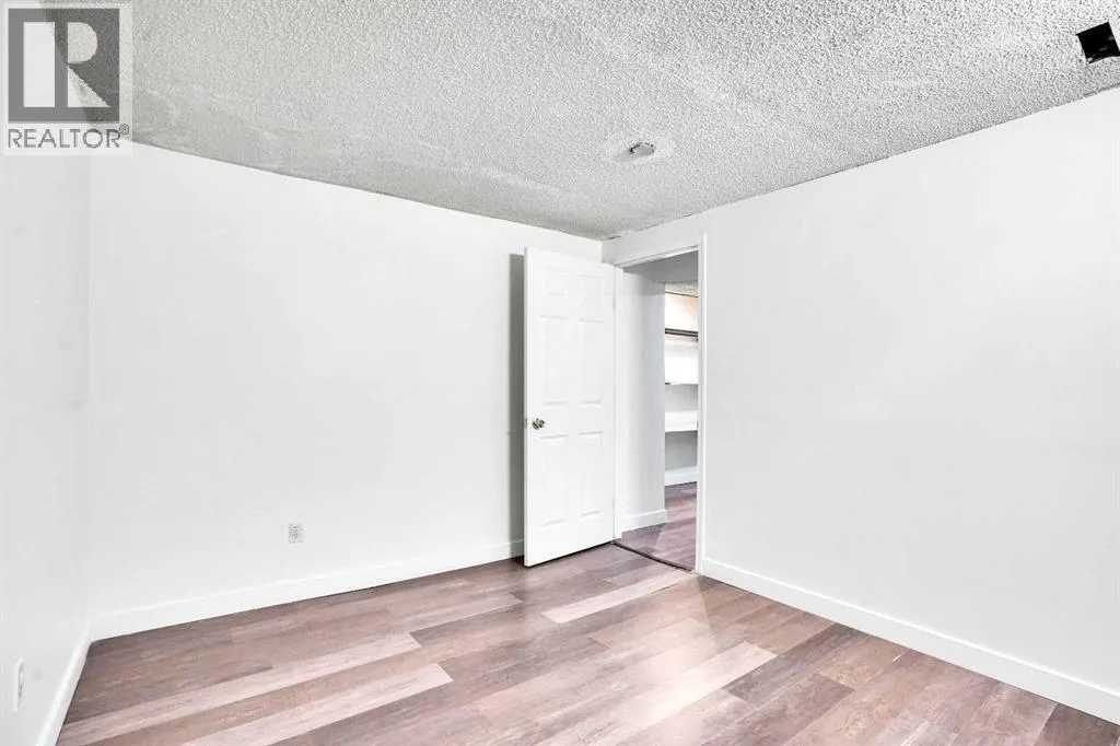 26 Falmead Bay NE