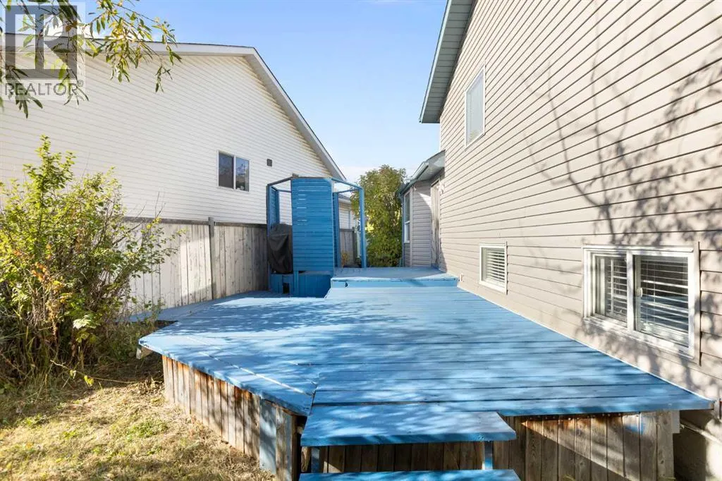 331 Coverdale Court NE