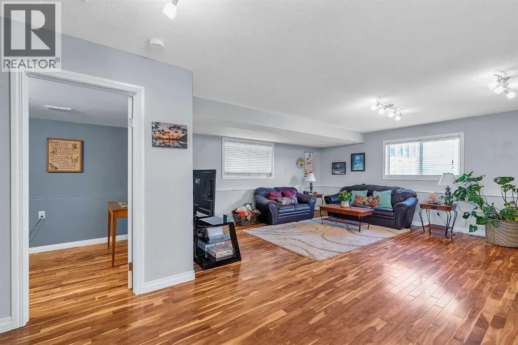 236 MT. Aberdeen Close SE