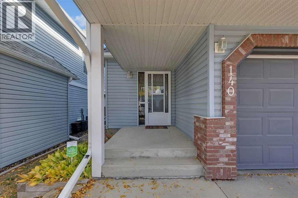 140 Valley Ridge Heights NW