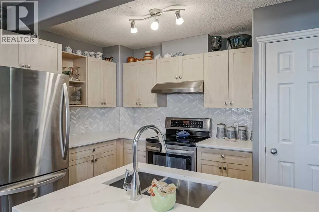 7, 102 Canoe Square SW
