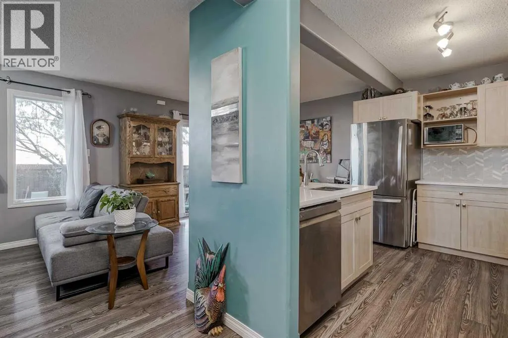 7, 102 Canoe Square SW