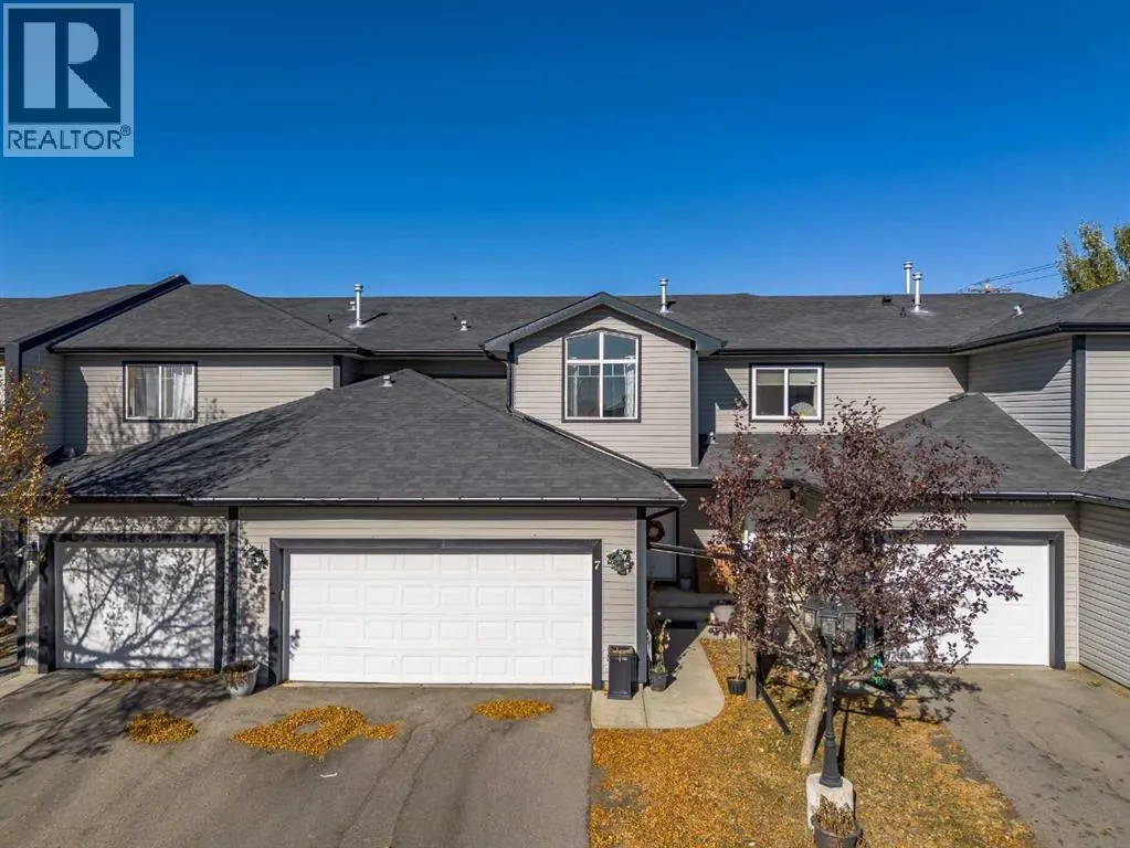 7, 102 Canoe Square SW