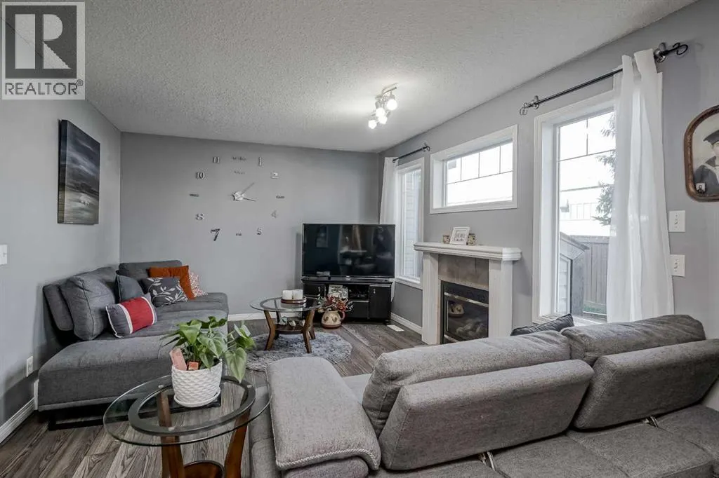 7, 102 Canoe Square SW
