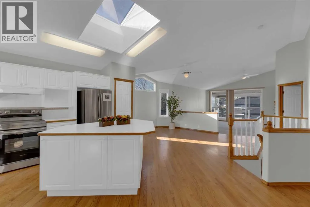 102 Edgebrook Heights NW