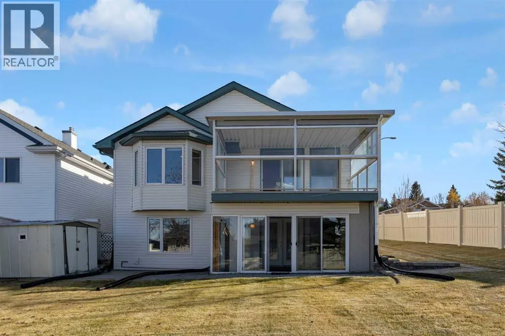 102 Edgebrook Heights NW