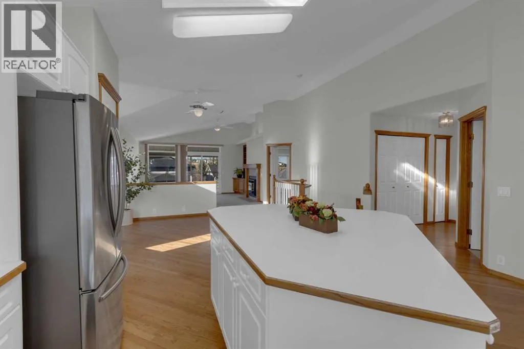 102 Edgebrook Heights NW