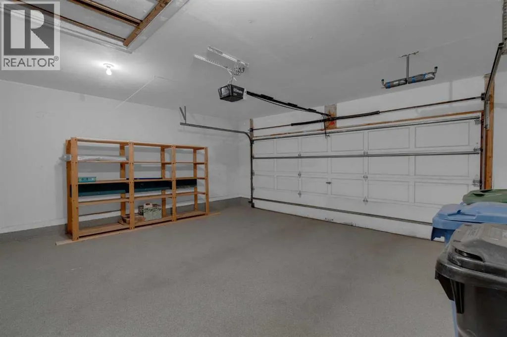 102 Edgebrook Heights NW