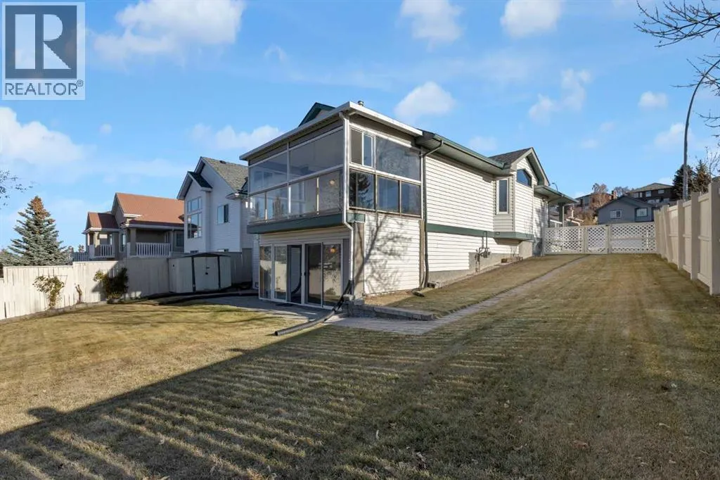 102 Edgebrook Heights NW