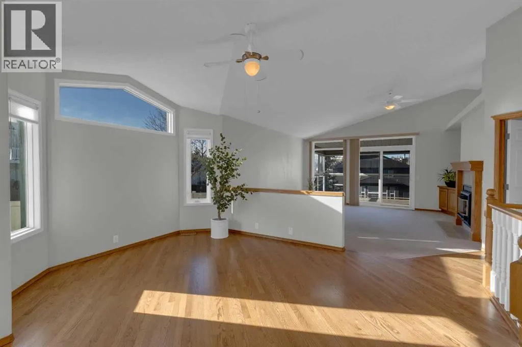 102 Edgebrook Heights NW