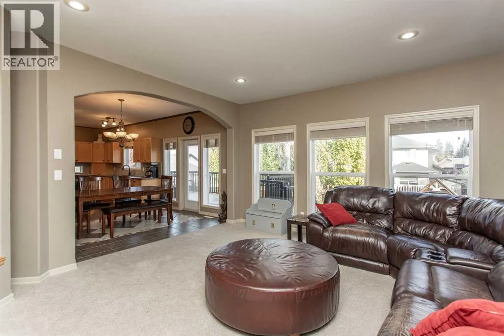 35 Woodrow Close