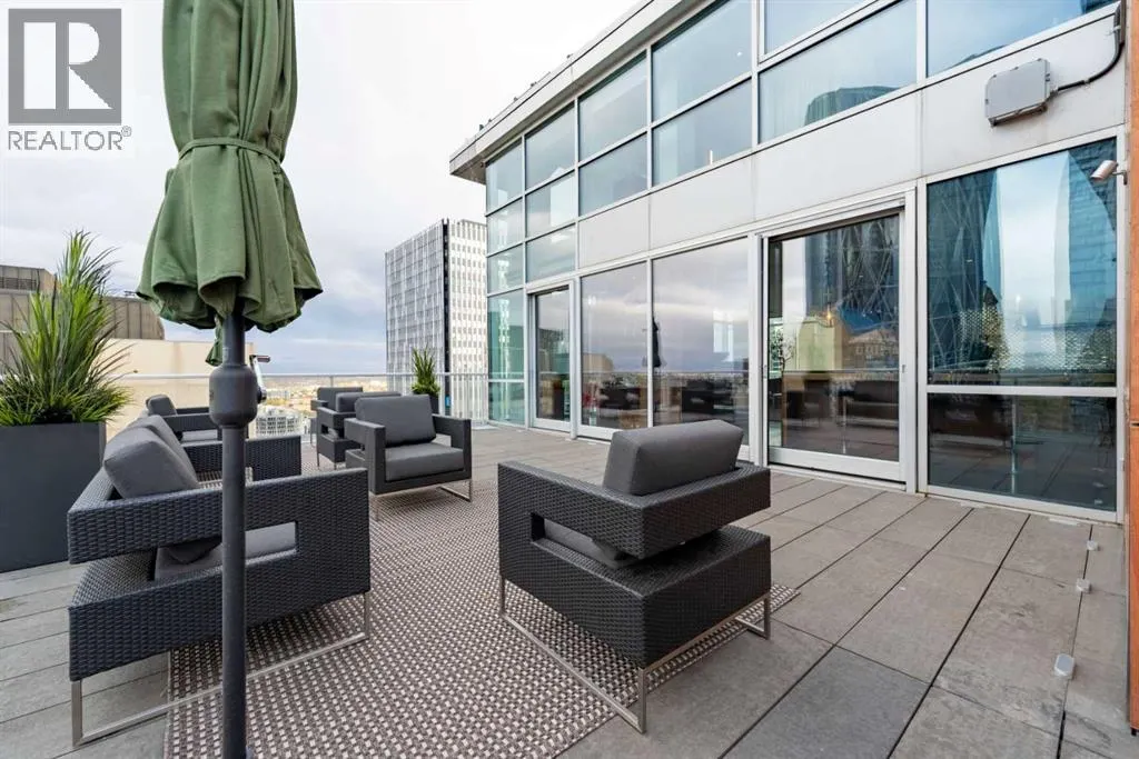 2004, 108 9th Avenue SW