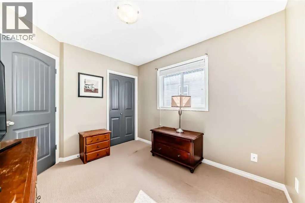 412 Highland Close