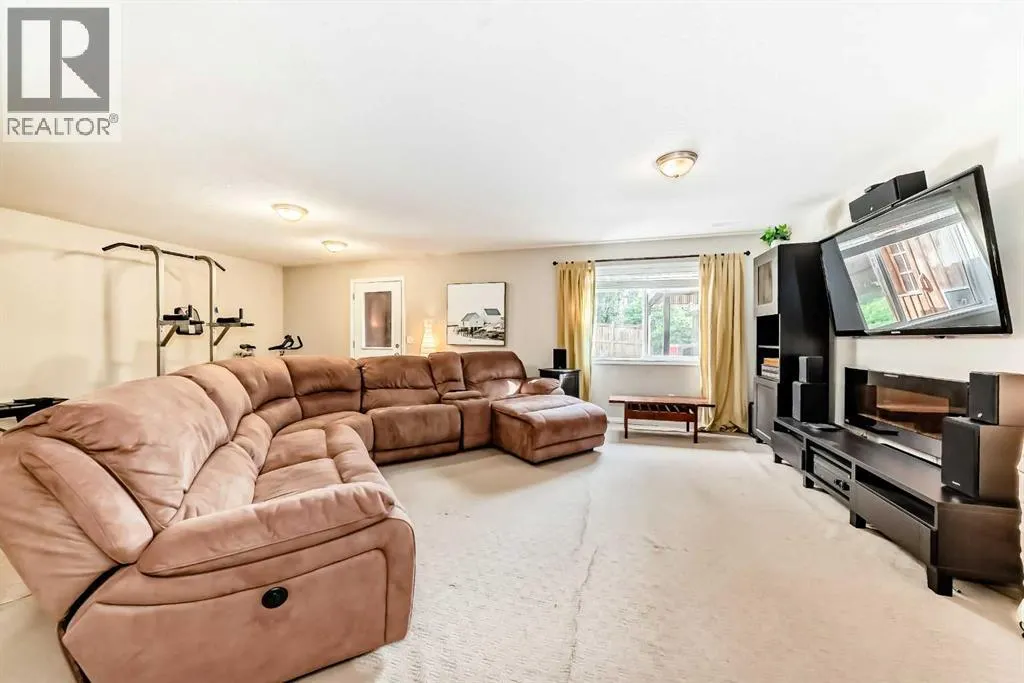 412 Highland Close