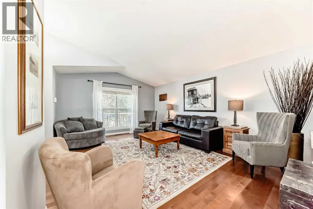 412 Highland Close