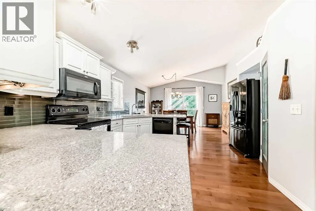 412 Highland Close