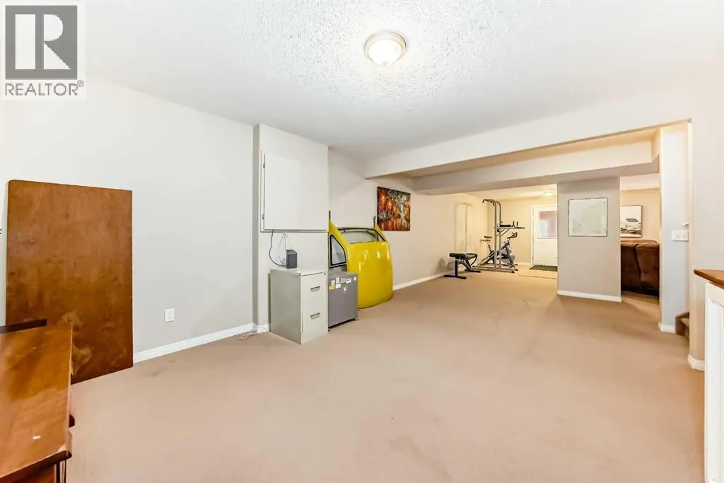 412 Highland Close