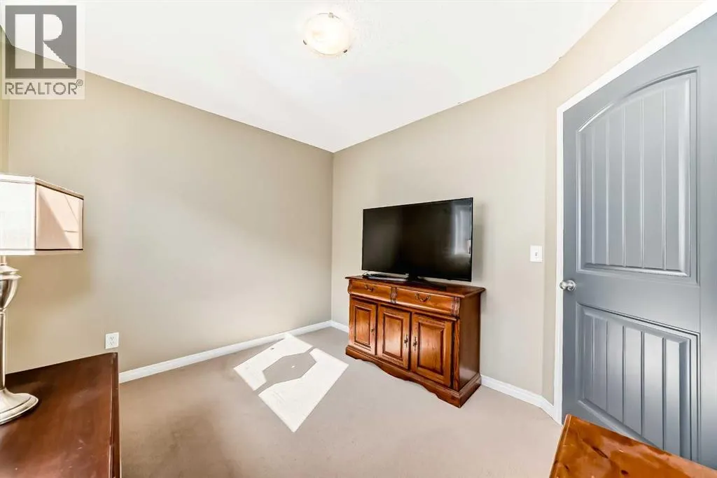 412 Highland Close