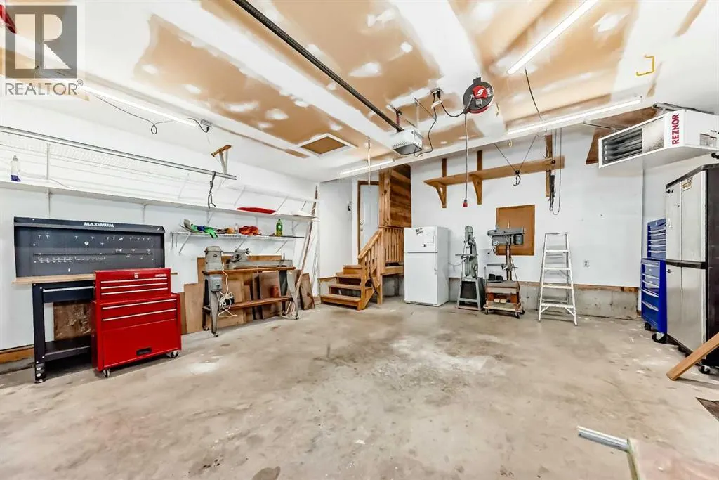412 Highland Close