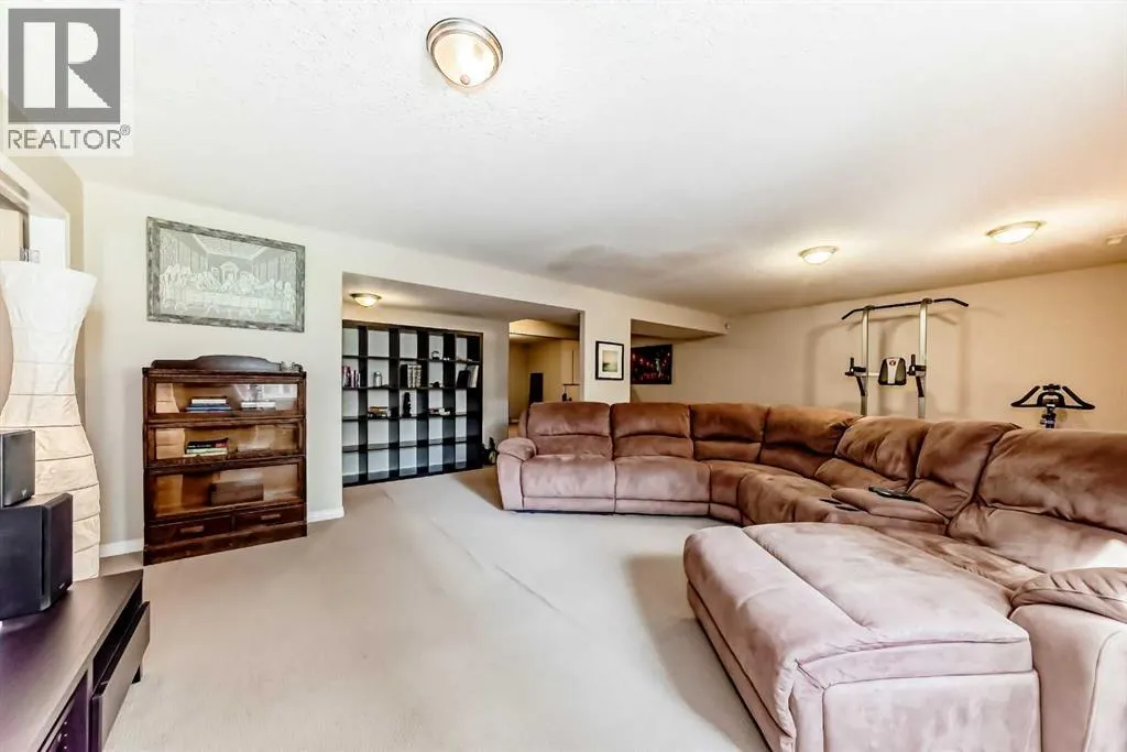 412 Highland Close