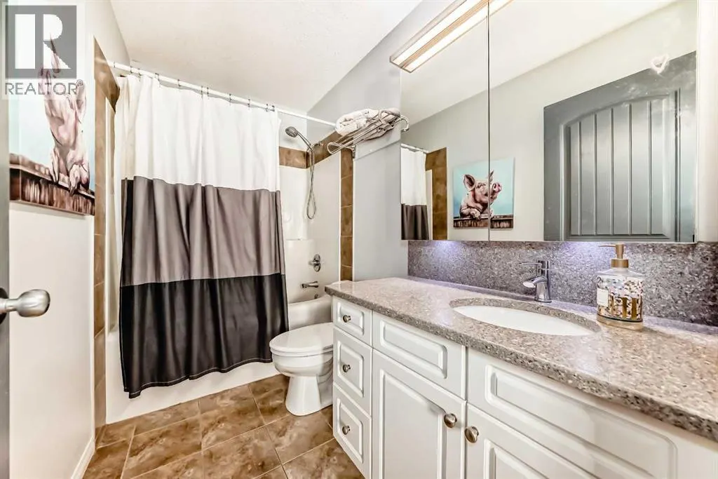 412 Highland Close