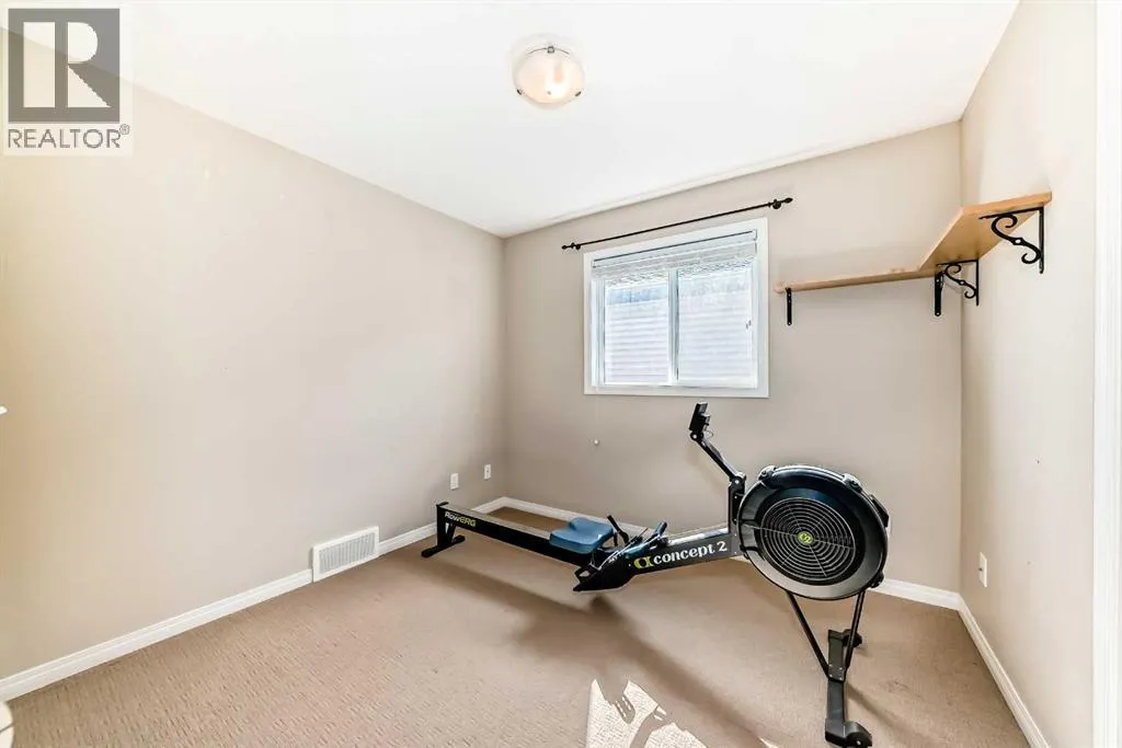 412 Highland Close