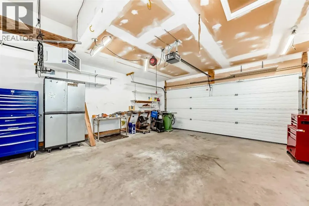 412 Highland Close