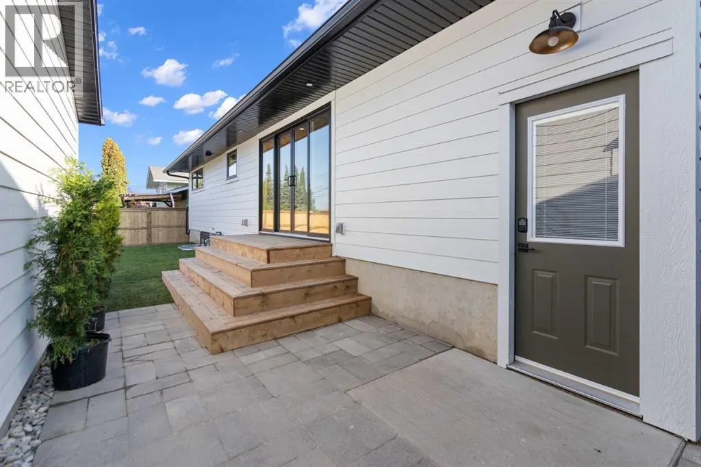 1275 Lake Sundance Crescent SE
