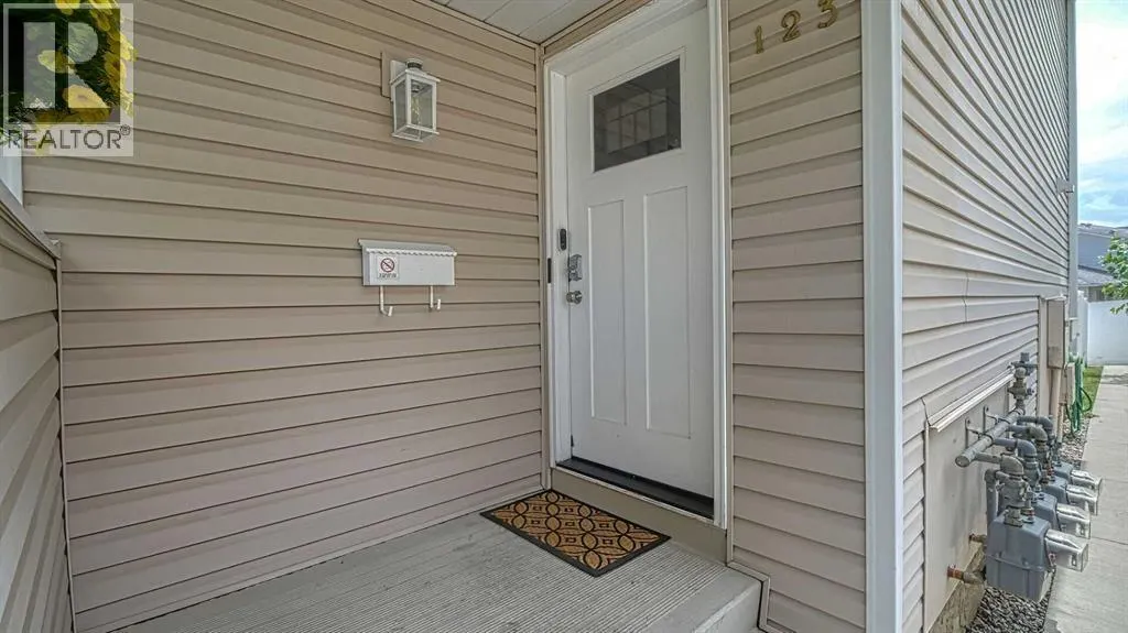 123 Woodsman Lane SW