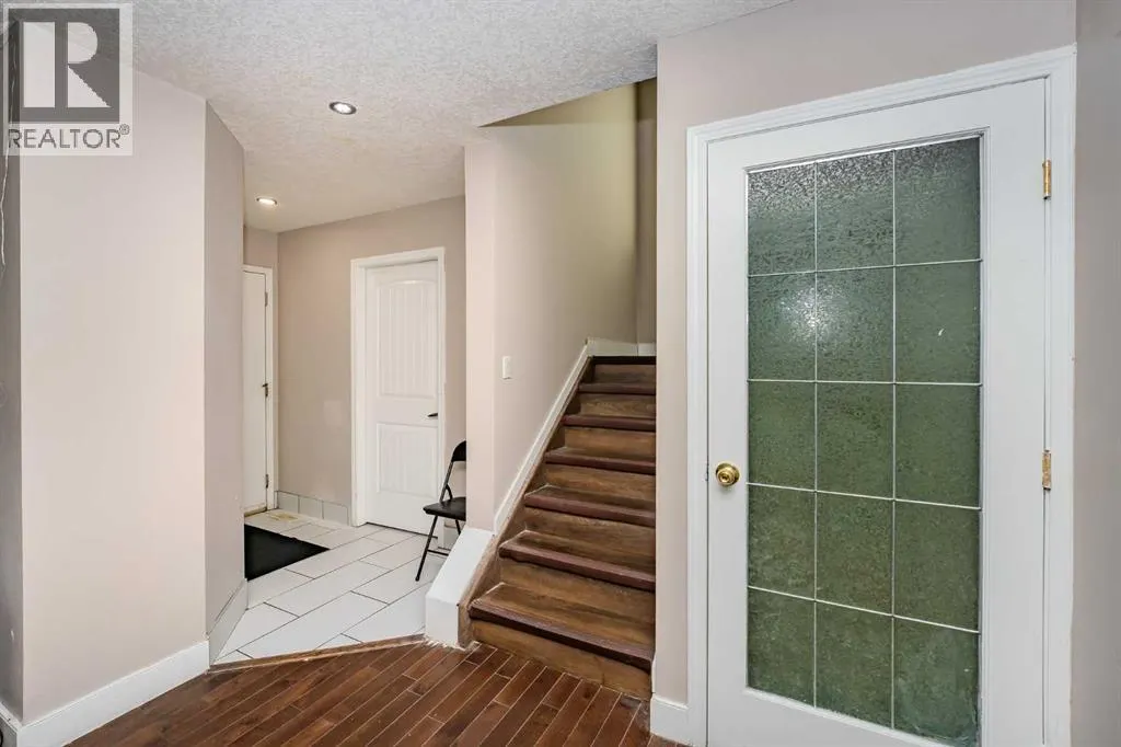 4 Del Ray Crescent NE