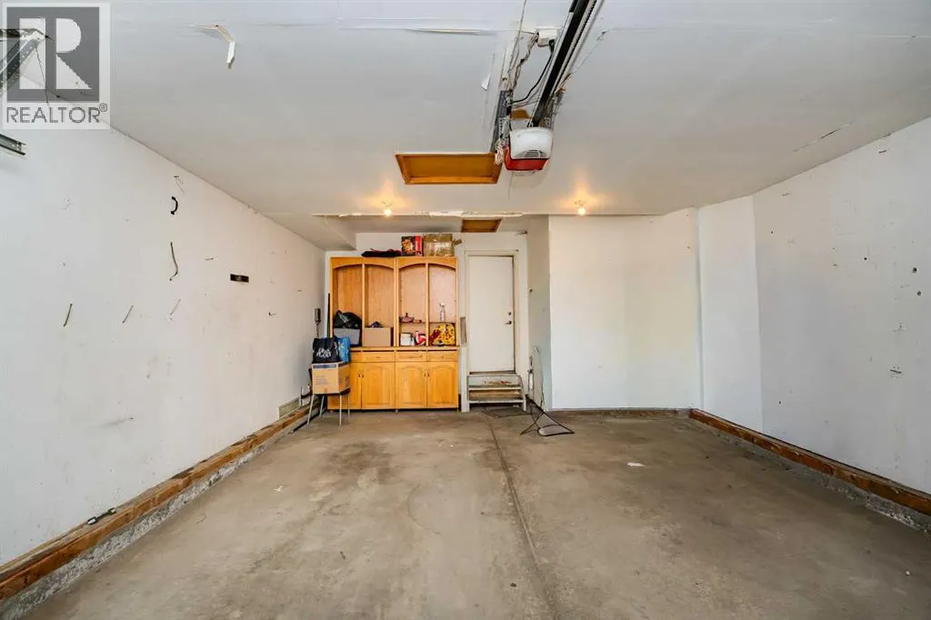 4 Del Ray Crescent NE