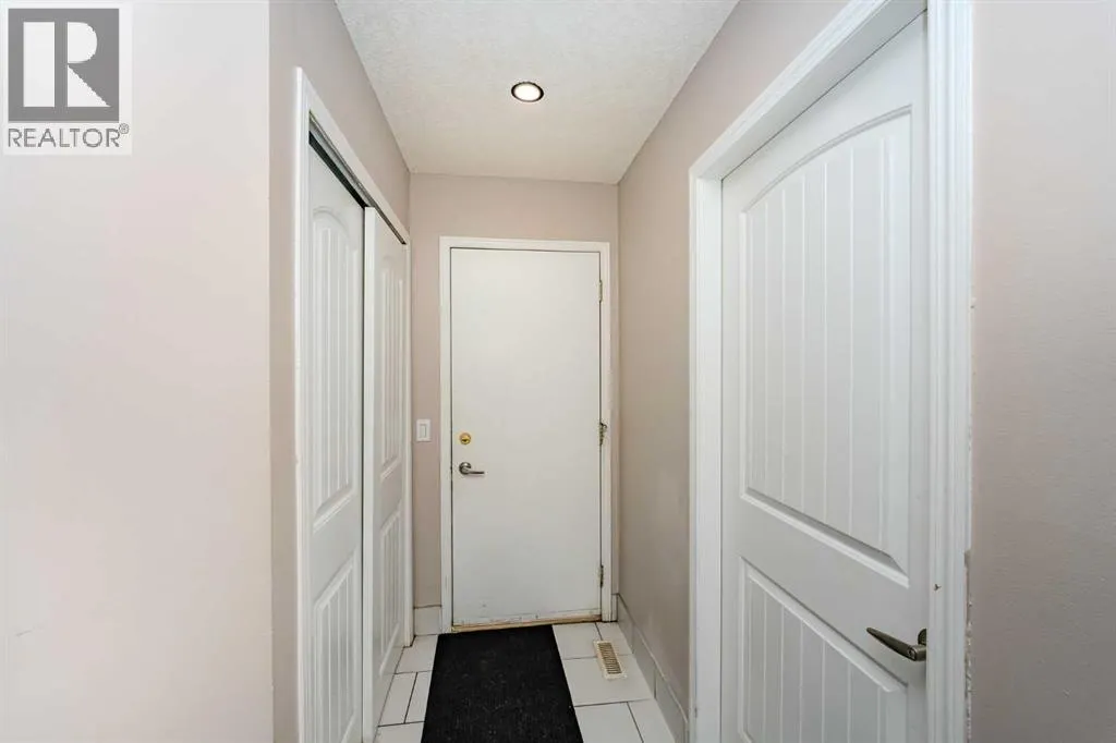 4 Del Ray Crescent NE