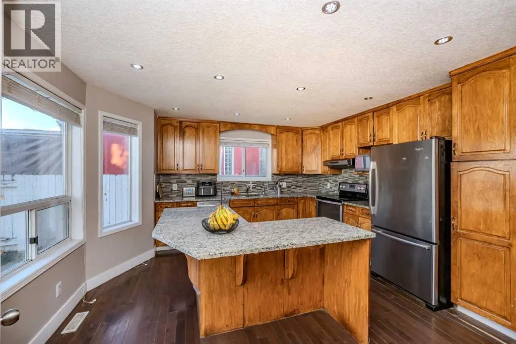 4 Del Ray Crescent NE