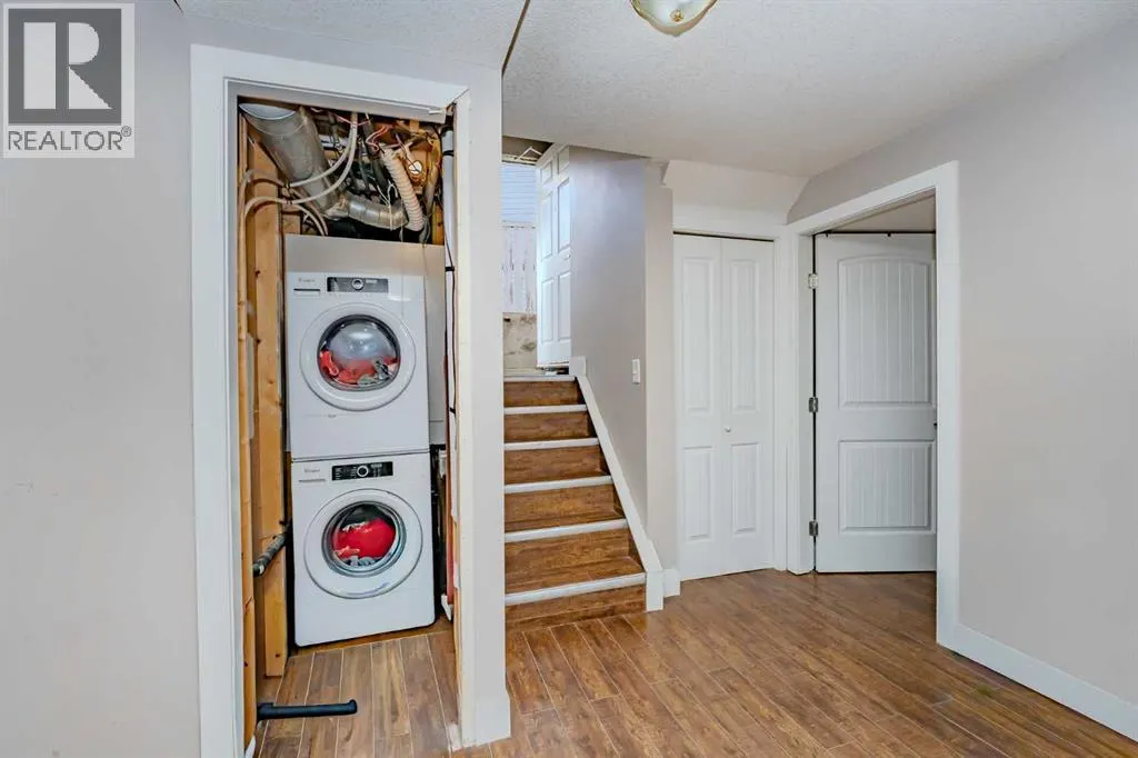 4 Del Ray Crescent NE
