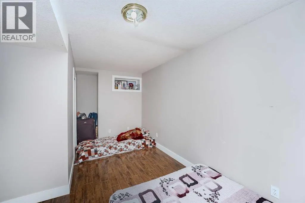 4 Del Ray Crescent NE