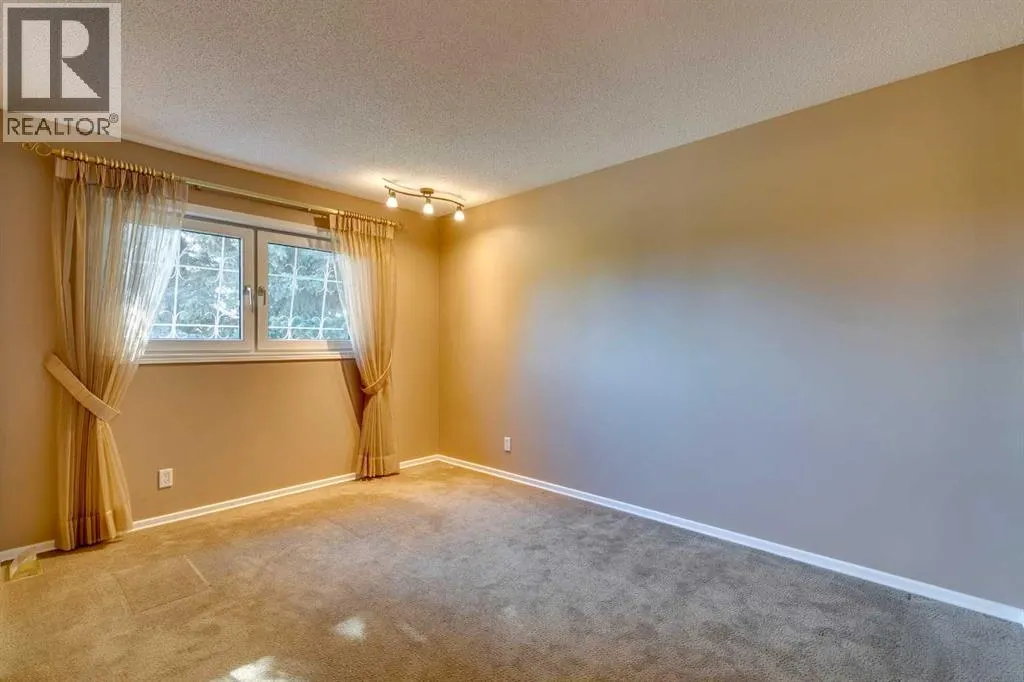 1257 Varsity Estates Road NW