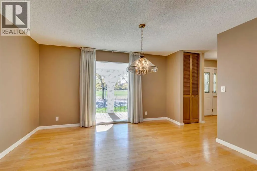 1257 Varsity Estates Road NW