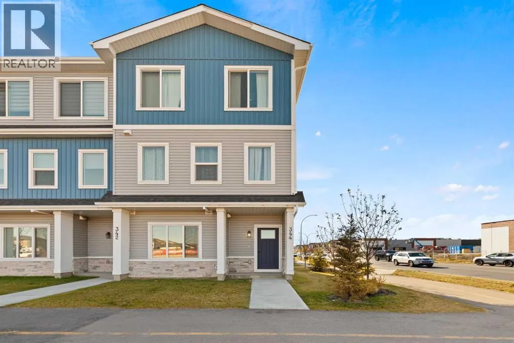 344 Corner Meadows Square NE