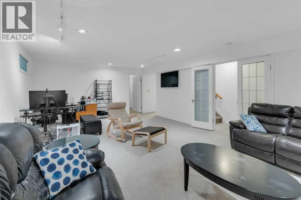 4 Christie Gardens SW