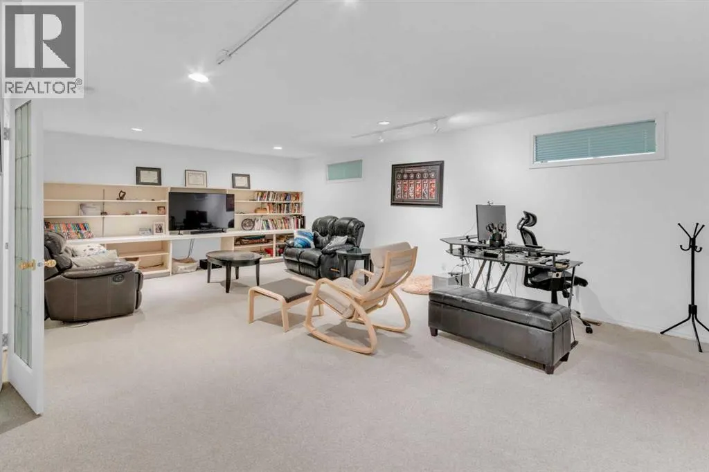 4 Christie Gardens SW