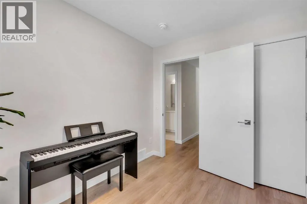 90 Savoy Landing SE