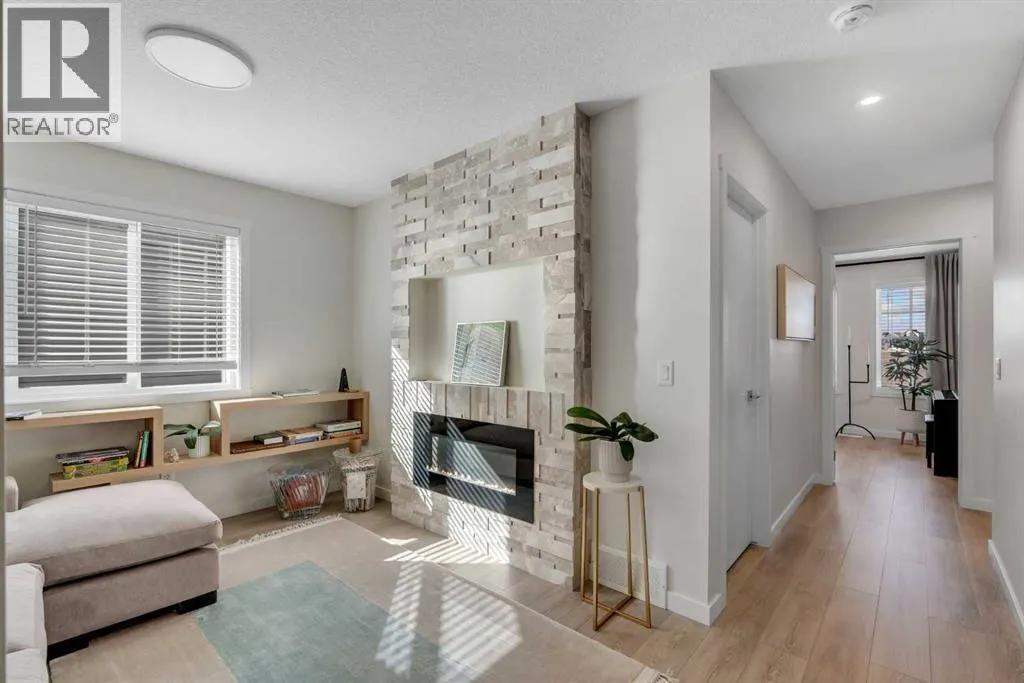 90 Savoy Landing SE