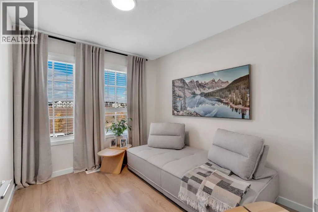 90 Savoy Landing SE
