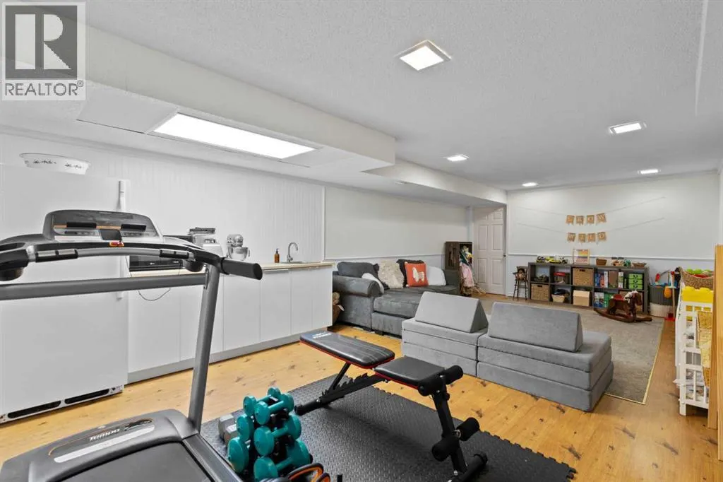 104 Thorson Crescent