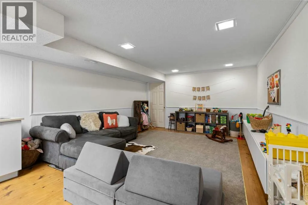 104 Thorson Crescent