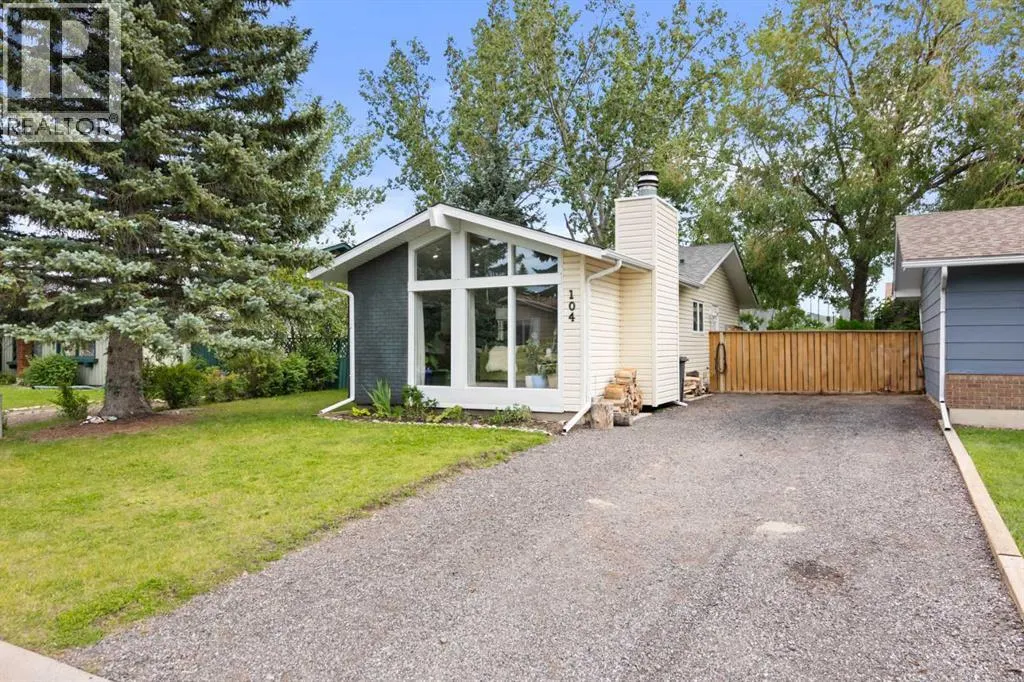 104 Thorson Crescent