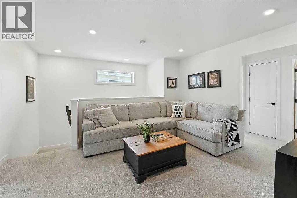 84 Emmett Crescent